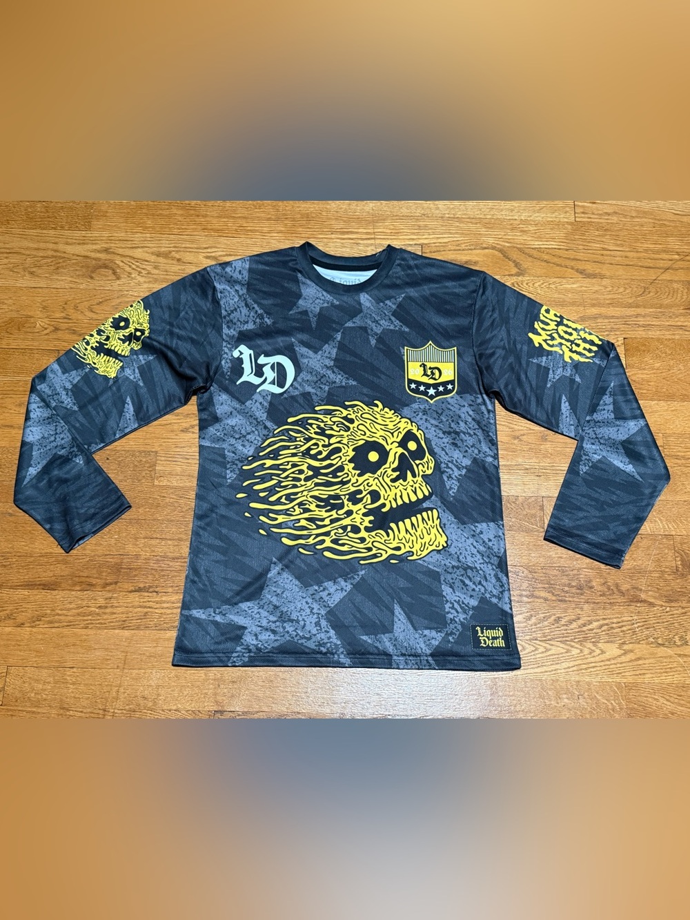 NWOT Men’s Liquid Death “Murder Your Thirst” Long Sleeve Skull Jersey (Medium)